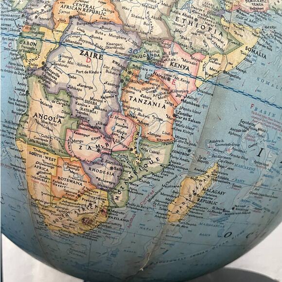 Vintage Globe 12" National Geographic Illuminated 1976 *damaged* - Picture 3 of 15